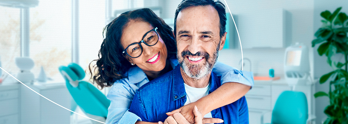 Implantes Dentales y Coronas: Recupera tu sonrisa con confianza
