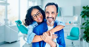 Implantes Dentales y Coronas: Recupera tu sonrisa con confianza